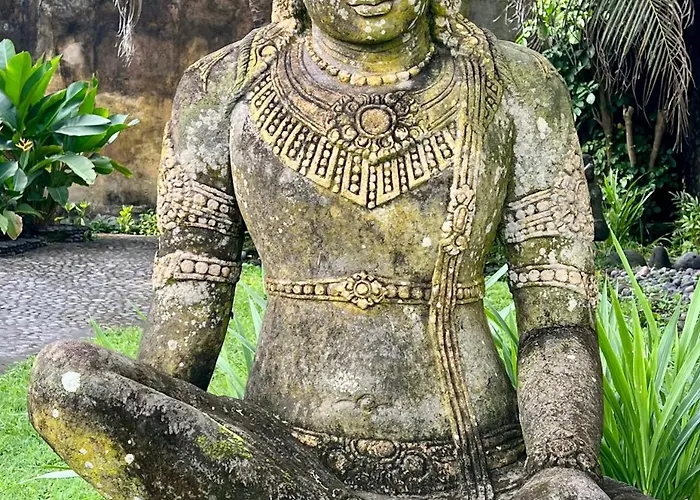 The Palms - Shores Retreat Bali ホリデーパーク Seraya