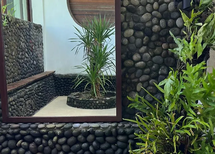 The Palms - Shores Retreat Bali ホリデーパーク Seraya