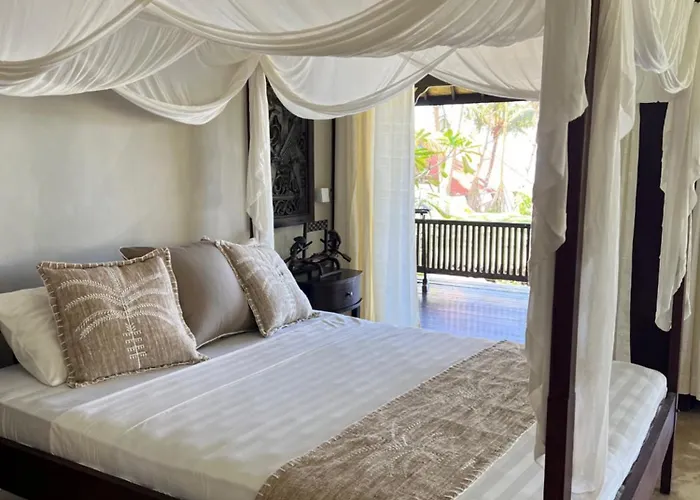 The Palms - Shores Retreat Bali ホリデーパーク Seraya